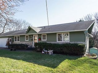 2800 Francis Dr, Des Moines, IA 50310