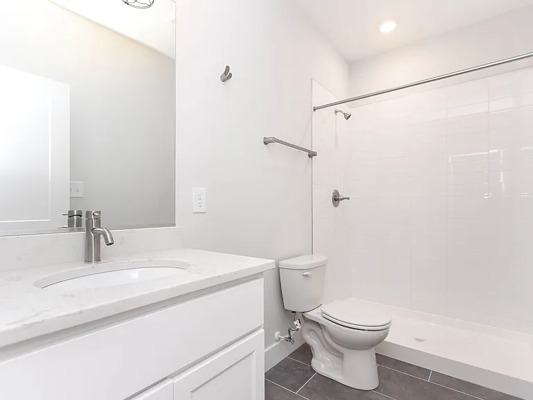 1238 Light St — Photo 8