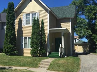 82 Greenbush St, Manistee, MI 49660