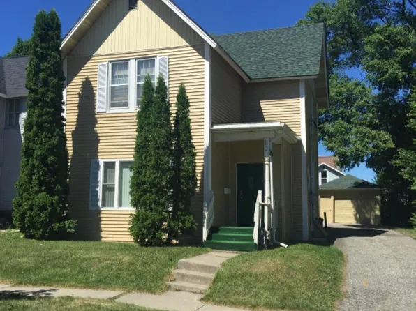 82 Greenbush St, Manistee, MI 49660