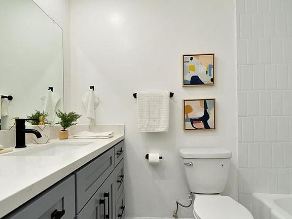 3rd image of 970 Palm Ave APT 106