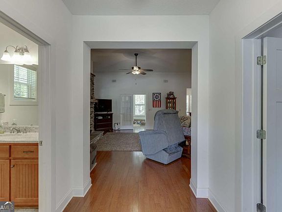 5th image of 7660 Fern Ln