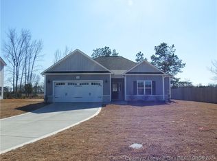 715 Amusement Dr, Hope Mills, NC 28348