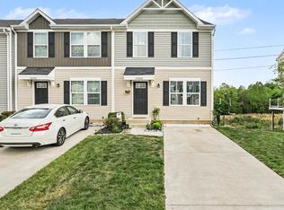 35202 Sara Ct, Locust Grove, VA 22508