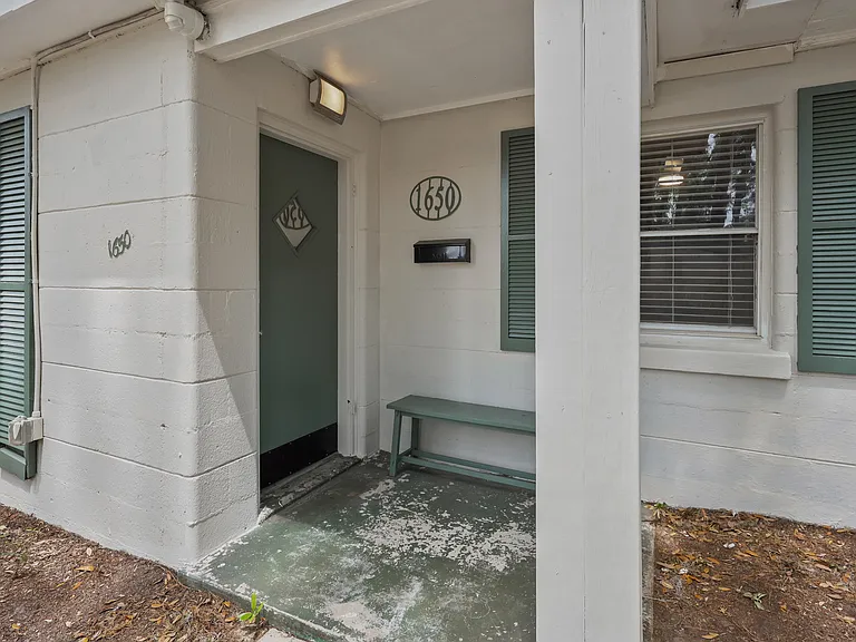 1650 E Duffy St — Photo 30