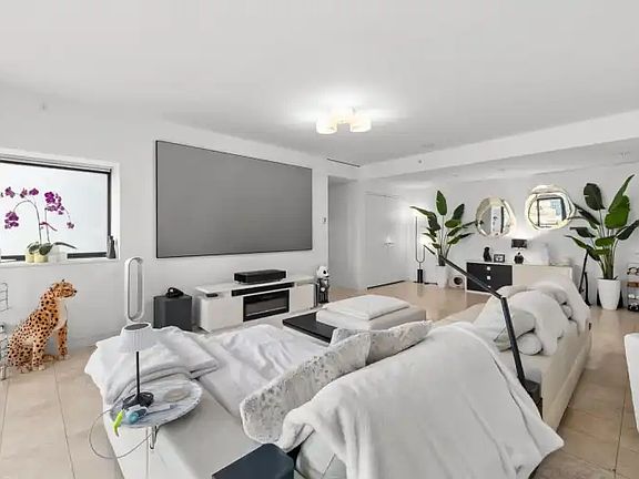 4th image of 838 Hastings St W #2306