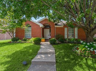 2517 Crystal Falls Dr, Mesquite, TX 75181