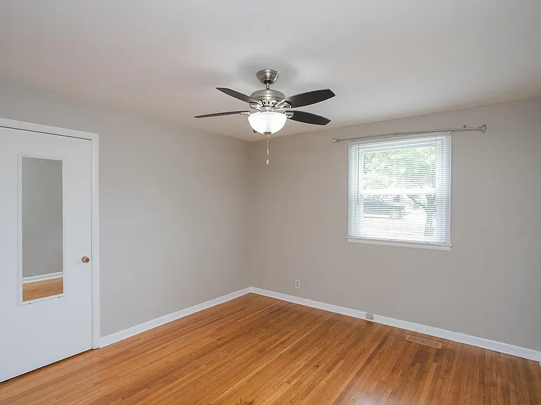 1003 Gwynn Dr #B — Photo 9