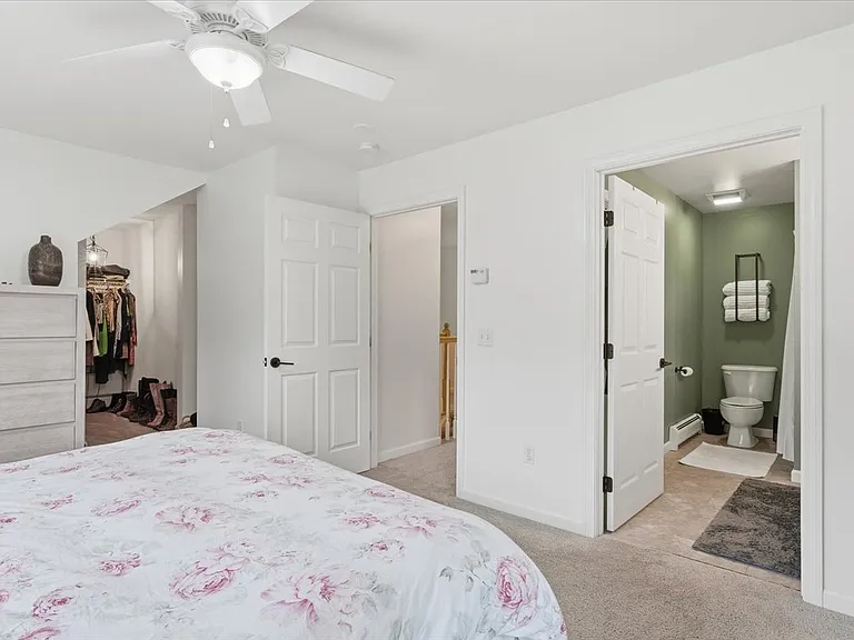 4 Marion Ave #4 — Photo 20
