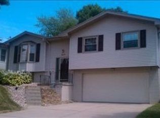 3121 S 52nd St, Omaha, NE 68106