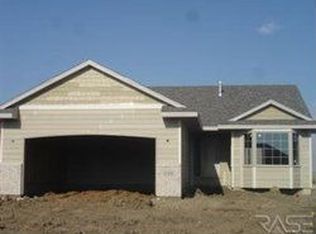 2421 Lancaster Dr, Sioux Falls, SD 57106