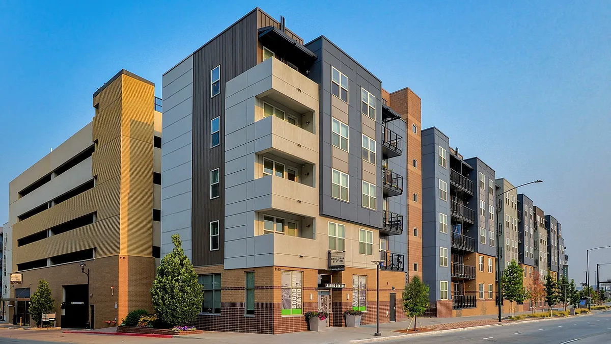 Proudly managed by Windsor Communities - Windsor at Broadway Station