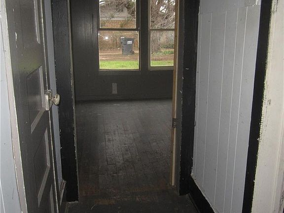 4th image of 502 Ash St