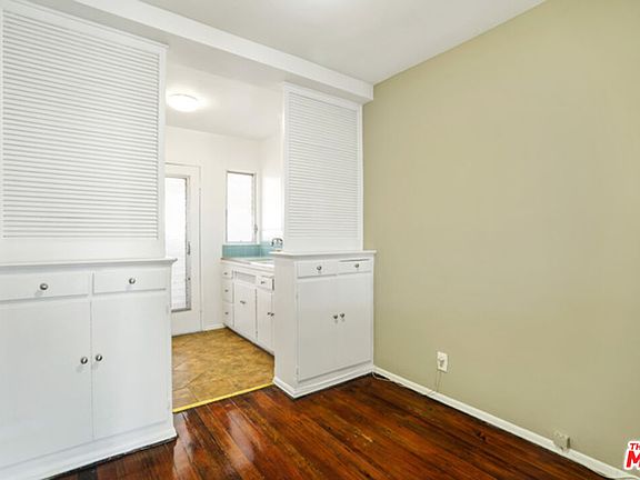 5th image of 1323 N Olive Dr #31D