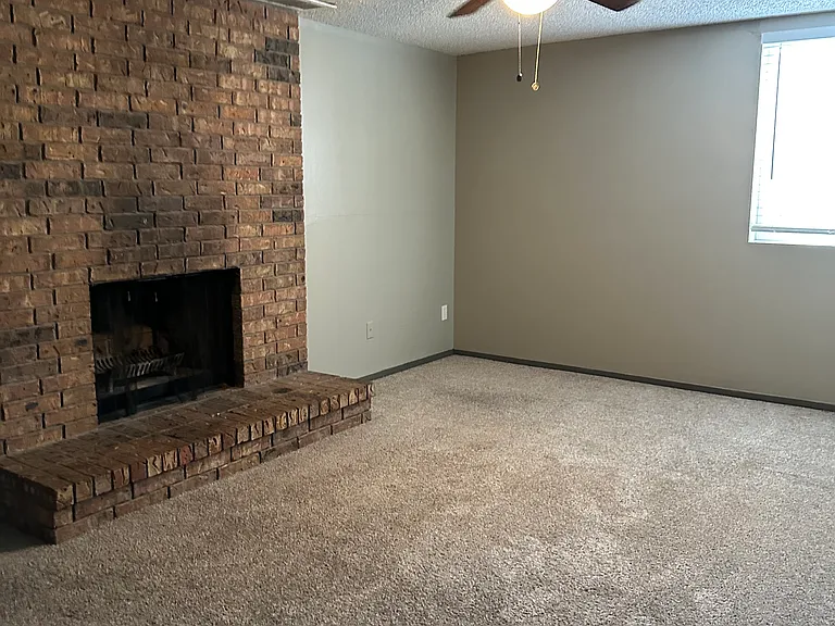 2367 S White Oak Dr — Photo 9