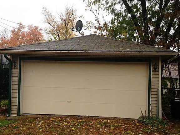 4th image of 805 Mechanic St