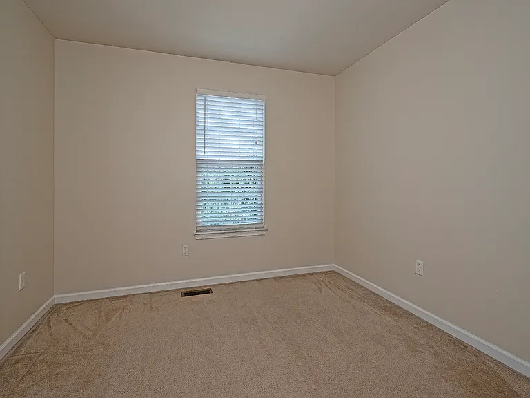 627 Edison Dr — Photo 19
