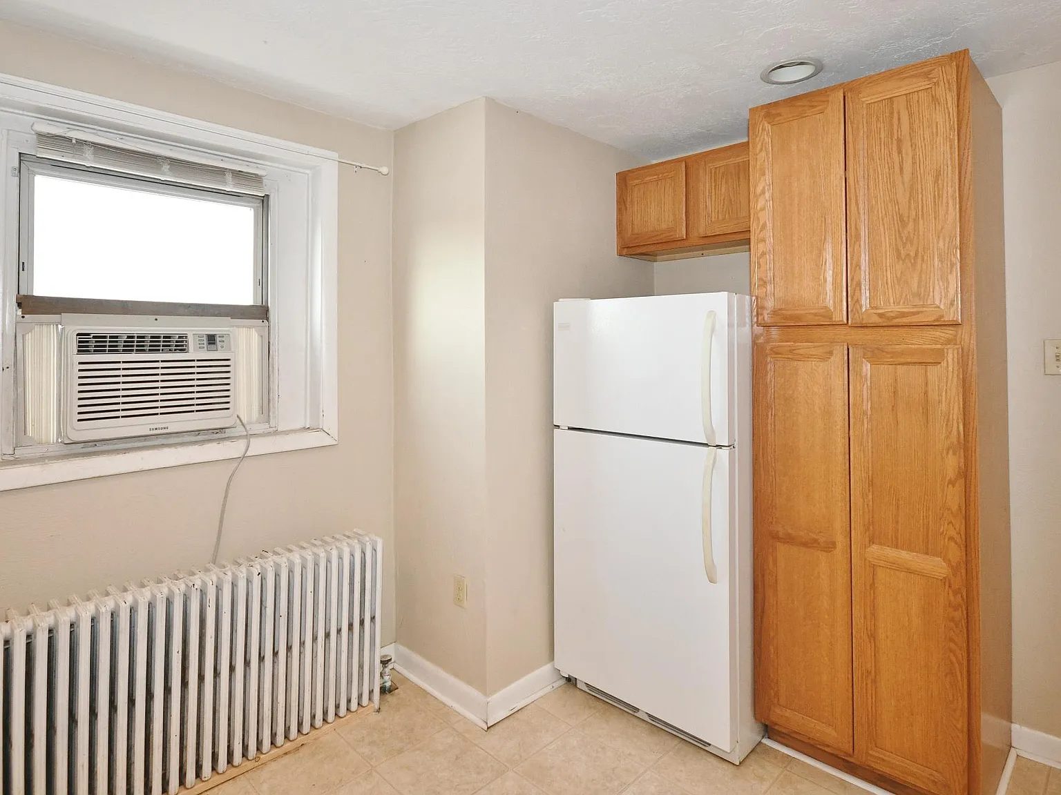 6 bed, $6,300 — Photo 4