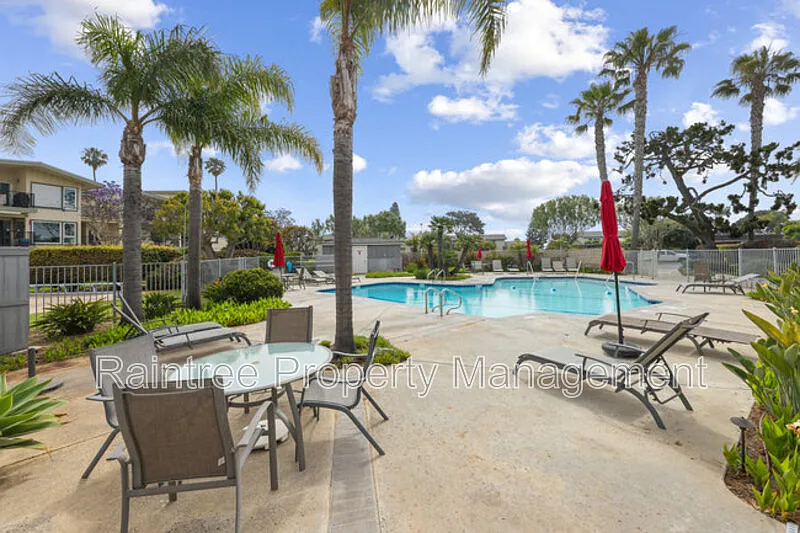 2 bed, 2.0 bath, 1200 sqft, $4,200 — Photo 3