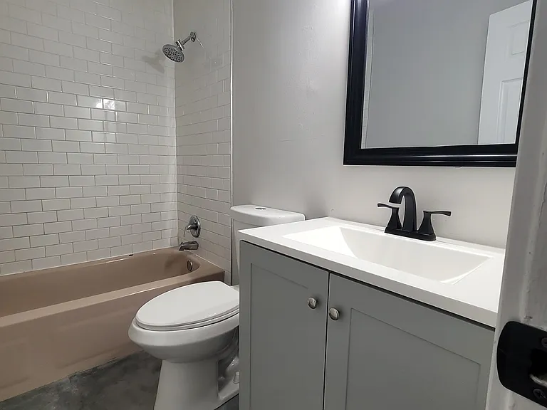 8-10 King St #8 — Photo 7