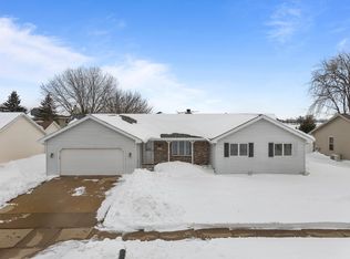 924 S Kensington Dr, Appleton, WI 54915