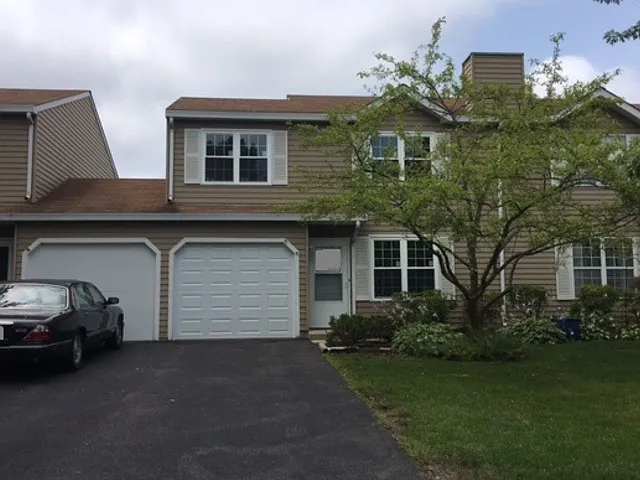 2032 Westview Ln photo 1