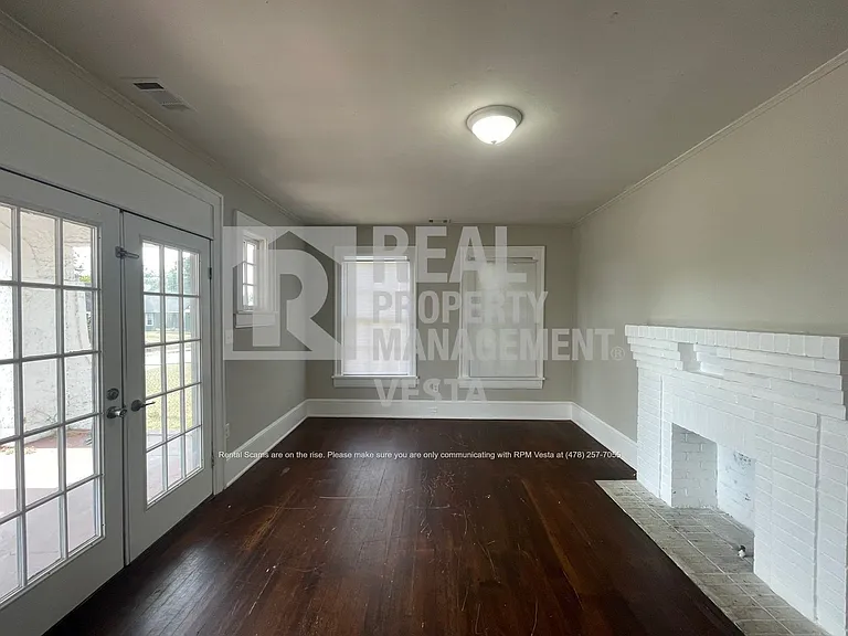 2409 Beech Ave — Photo 2