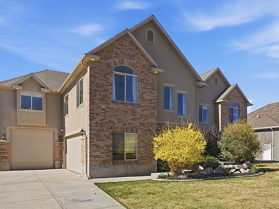 3rd image of 223 N Ranch Rd W