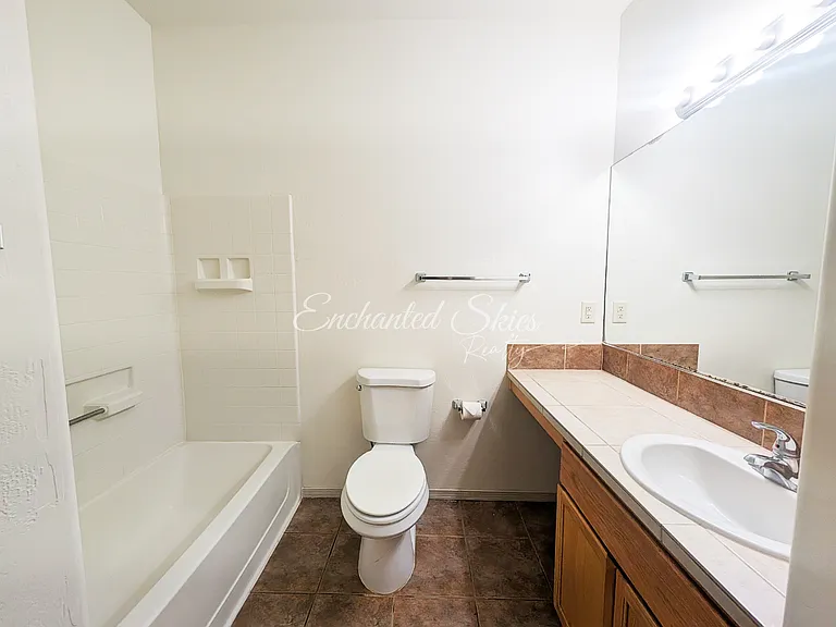 3051 Southern Blvd SE #B — Photo 13