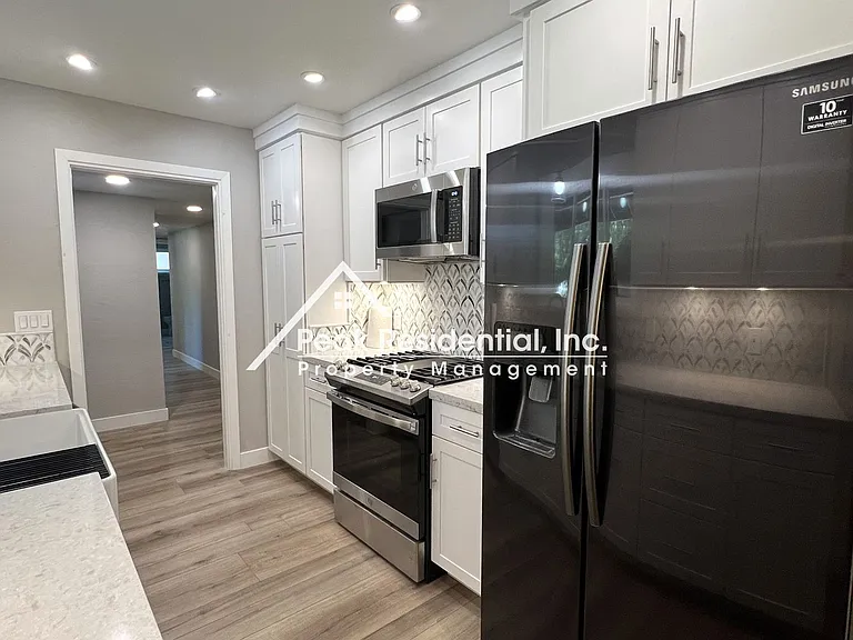 4552 Briarwood Dr — Photo 10