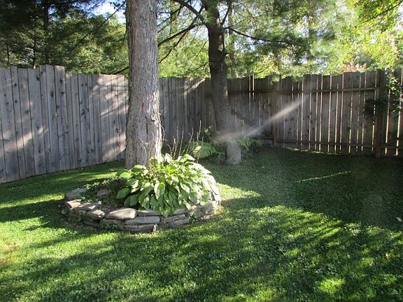3rd image of 136 Richards Ave
