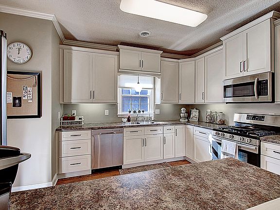 5th image of 49 Oak Leaf Cir #49