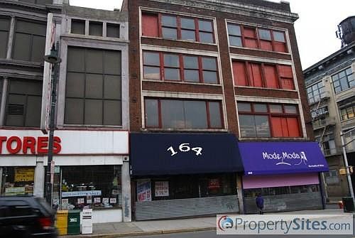 2nd image of 164 N Main St