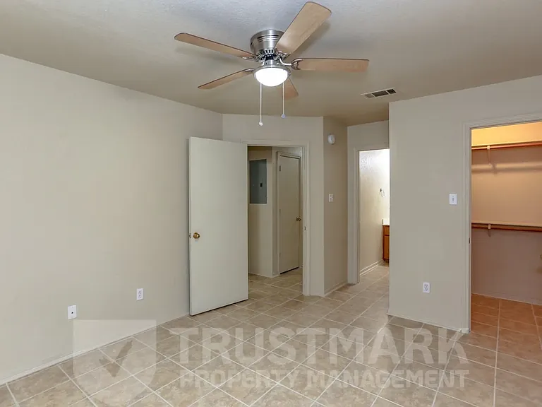 932 Maplewood St #B — Photo 18