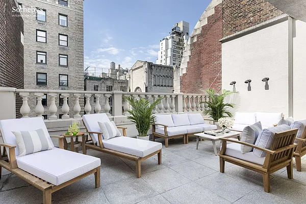 Sold by Sotheby's International Realty | media 40