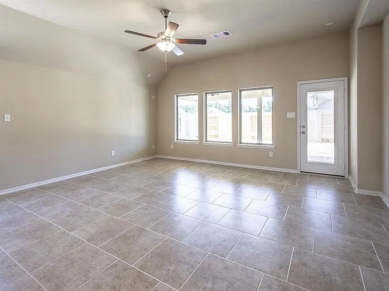 2622 Ivy Wood Ln — Photo 13