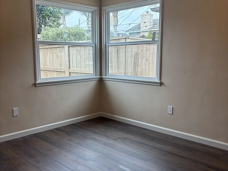 314 Castaic Ave — Photo 11