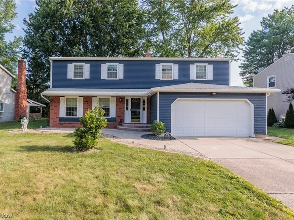 28276 Gardenia Dr, North Olmsted, OH 44070