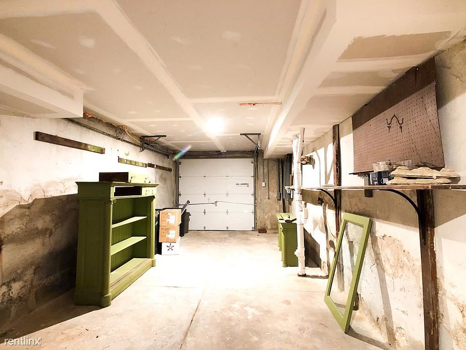 1st image of 5634 Woodbine Ave