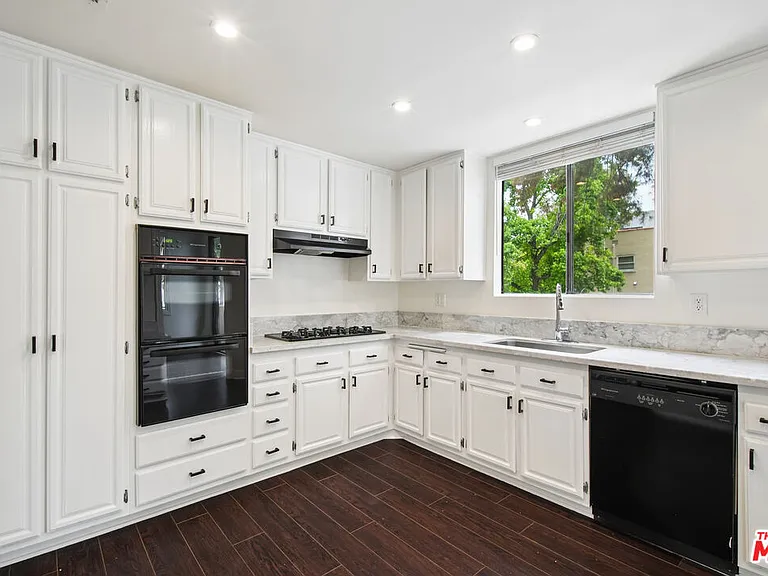 8865 Alden Dr #101 — Photo 11