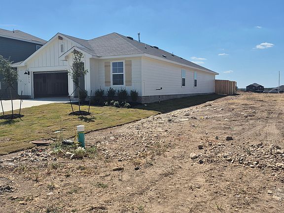 2nd image of 260 Yosemite Dr