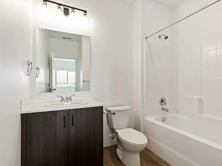 Hawk's Landing Apartments — Photo 92