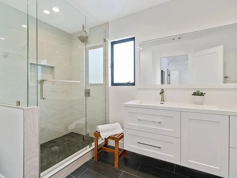 13940 Bermax Ave — Photo 30