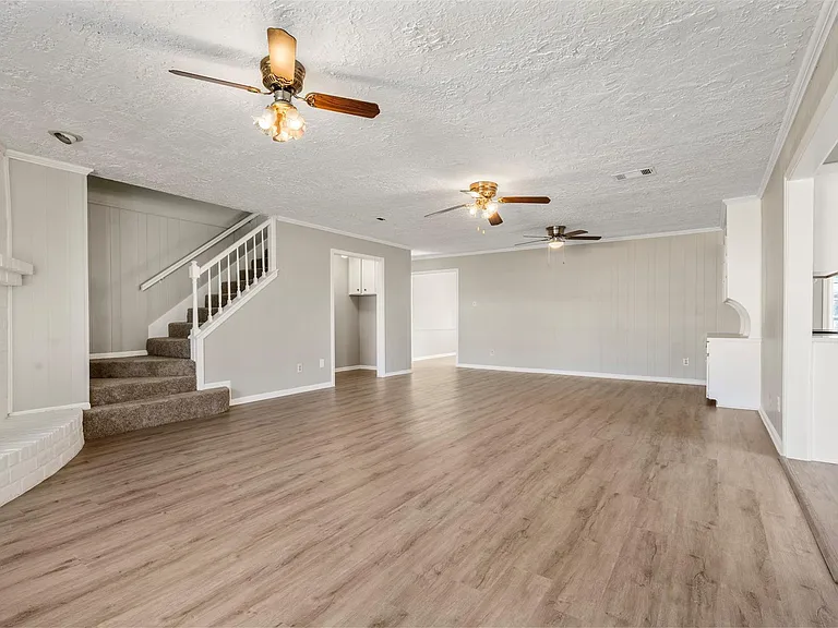 4106 Cypress Hill Dr — Photo 10