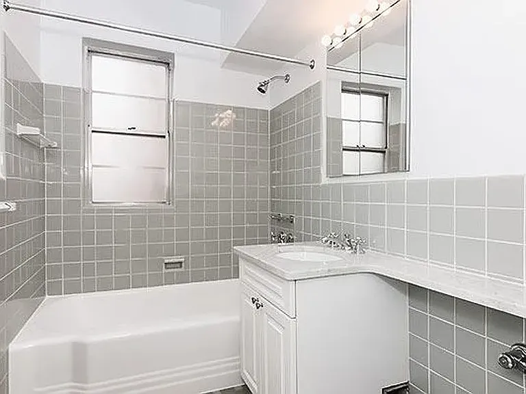 40 E 89th St #9D — Photo 8