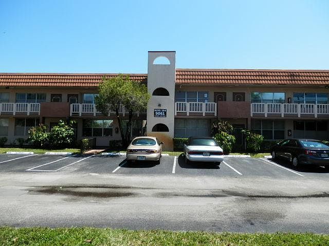 1st image of 9061 Sunrise Lakes Blvd APT 107
