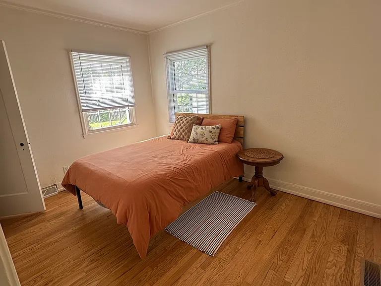 514 W Lakeside St — Photo 19