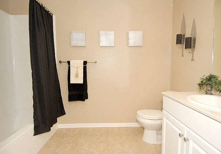 College Park Apartments — Photo 59