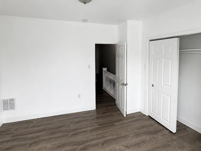 125 N Sickels St — Photo 12
