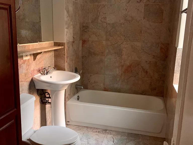 1042 W Bryn Mawr Ave #2 — Photo 7